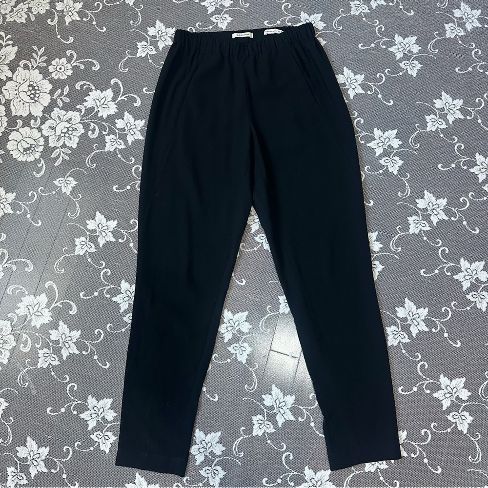 Aritzia Babaton Pull On Elastic Waist
Pant in Black Sz XS
